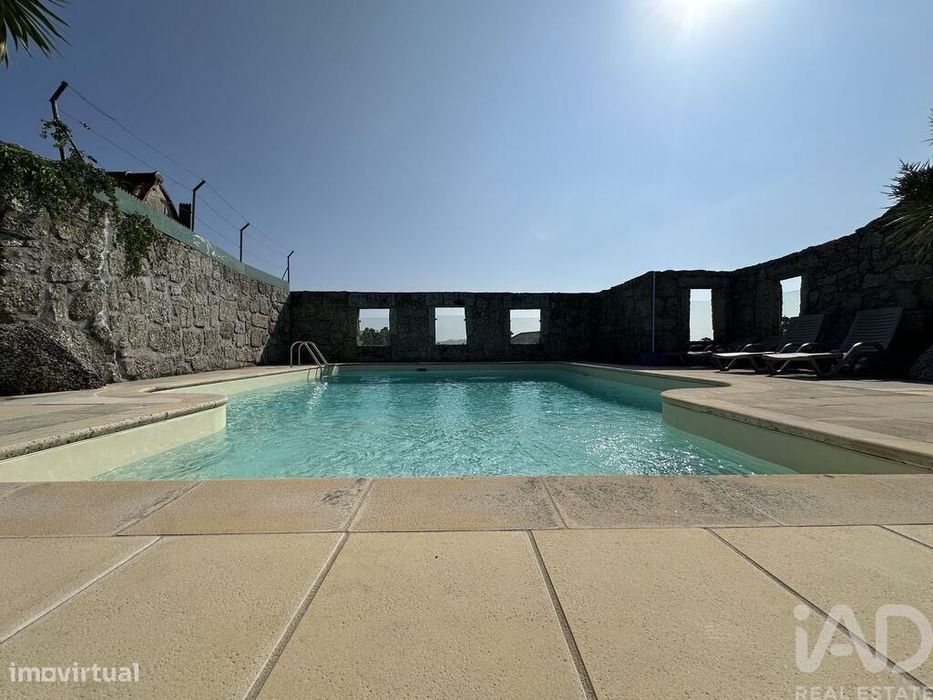 Casa / Villa T6 em Ventosa e Cova de 283 m2