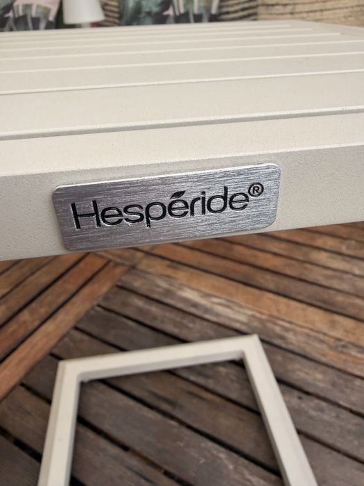 MESA DE APOIO ÉVASION ARGILE- para exterior- está nova..