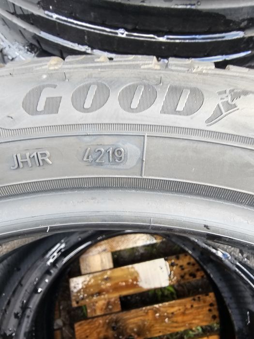 2 x 195/50R20 95H Goodyear Ultra Grip Performance