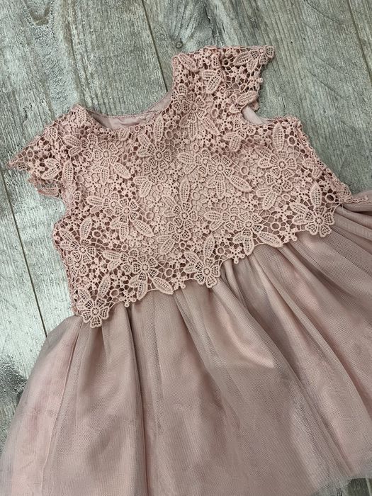 Продам сукню на 1 рік 80 розмір