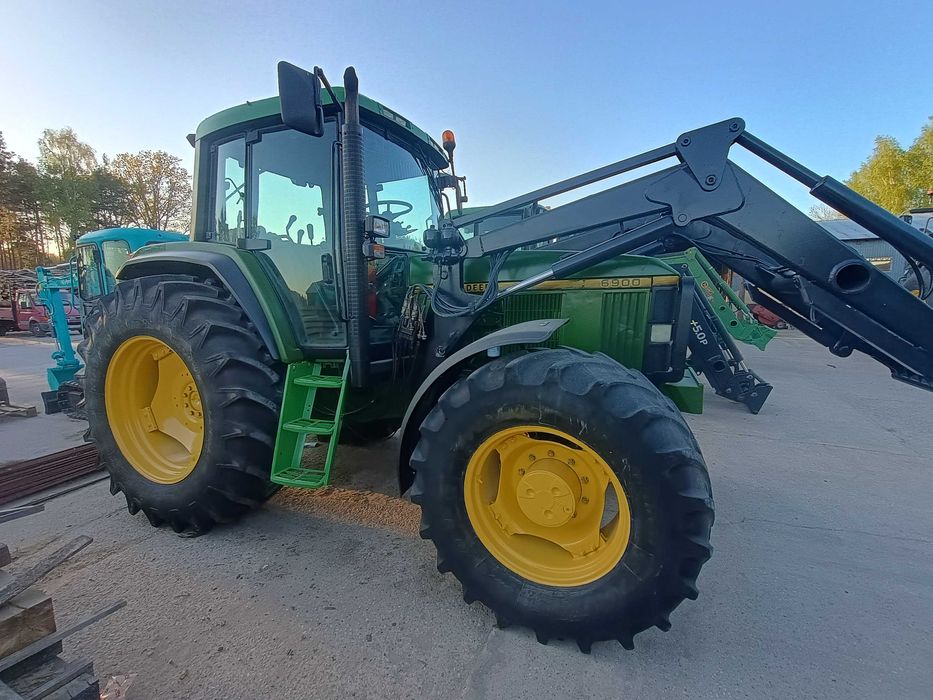 Ciągnik John Deere 6900 z Turm