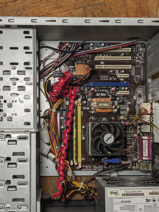 Комп'ютер системний блок материнська плата відеокарта