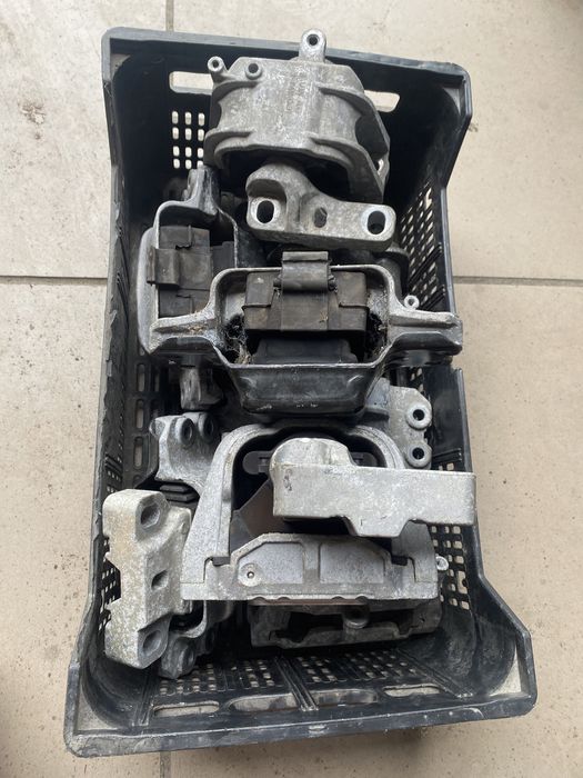 Подушка,опора передня,задня мотора,кпп Volkswagen Caddy,Skoda,T5,golf