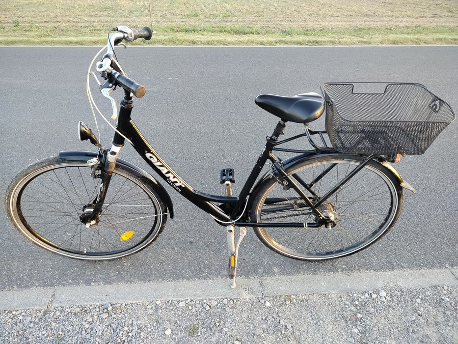 Giant Tourer 28" aluminiowy z prądnicą 28"