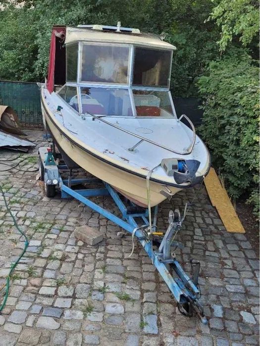 Łódź kabinowa wędkarska