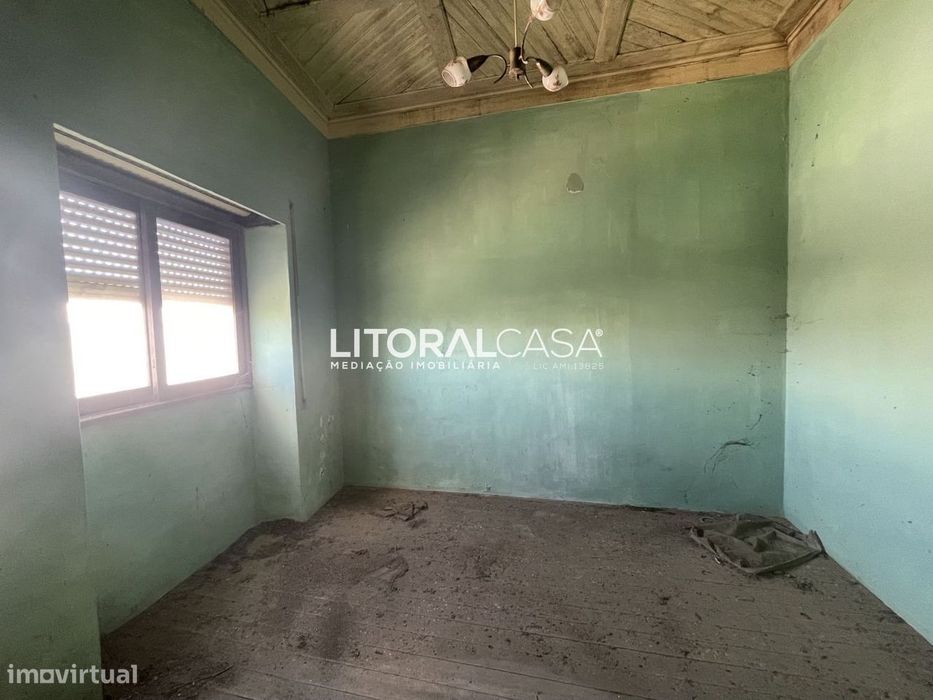 Moradia T3 para Recuperar com Terreno de 730 m² – A Poucos Minutos