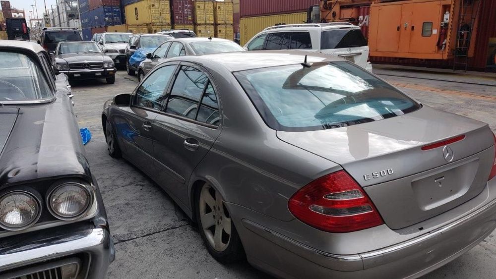Mercedes-Benz Klasa E e500, V8 Youngtimer od HappyBigBoys.com