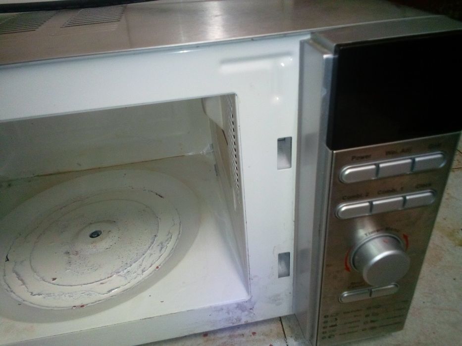 Microondas Electrónica todo inox moderno 20€