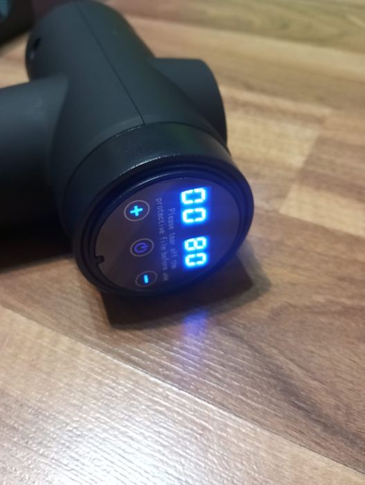 pistolet do masażu marki Zerolia.