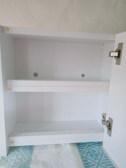 Шкафчик для ванной комнаты