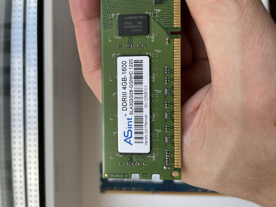 Оперативна памʼять DDR3 16GB Hynix 4 по 4GB на 1600 Mhz