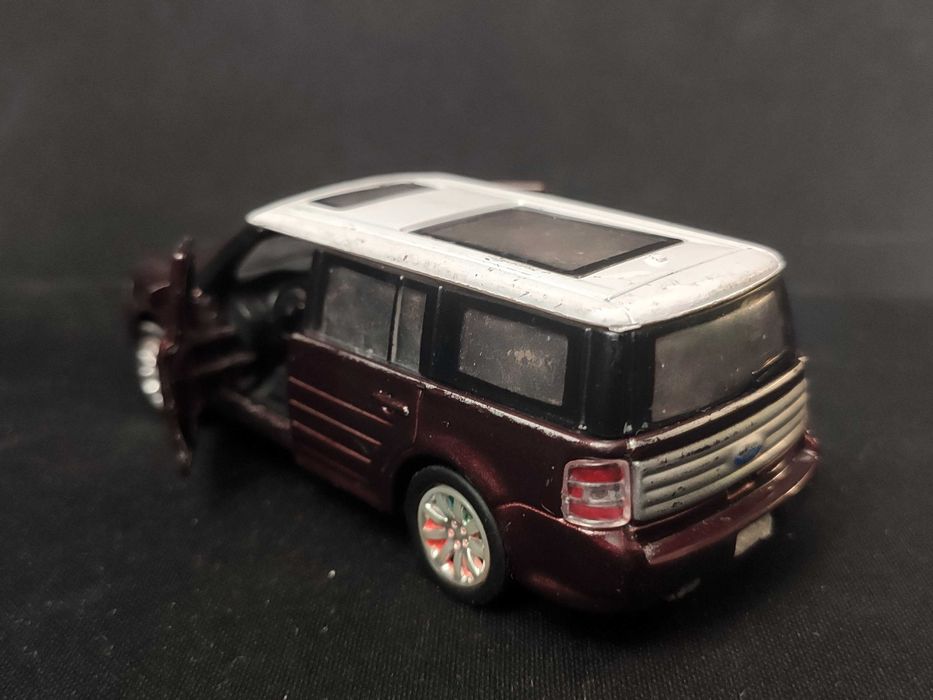 Модель авто Ford Flex 1.43 Maisto