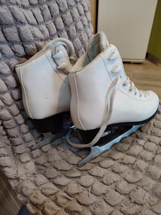 Продам ковзани дівчачі.