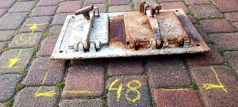 Piec kaflowy pokojowy - żeliwne drzwi do pieca z popielnikiem 48cm x33