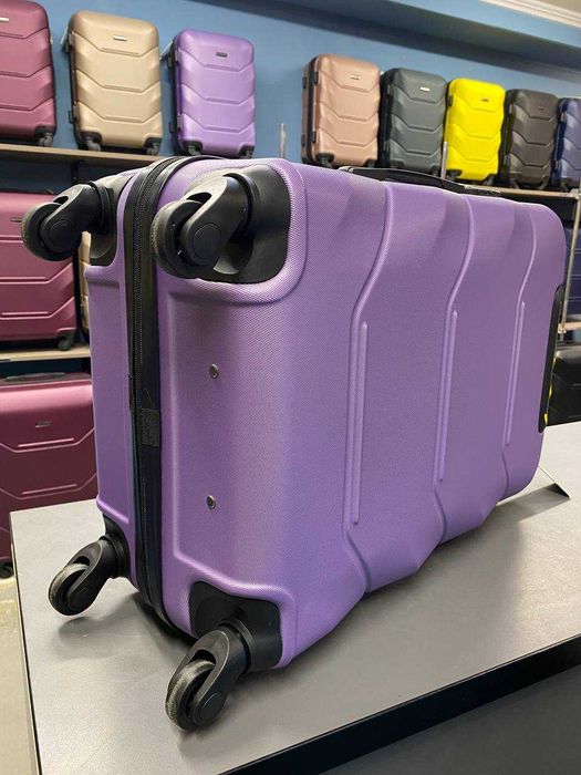 Валіза від Польського виробника Wings чемодан, склад-магазин (В09)