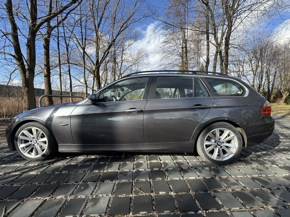 Bmw e91 325xi.