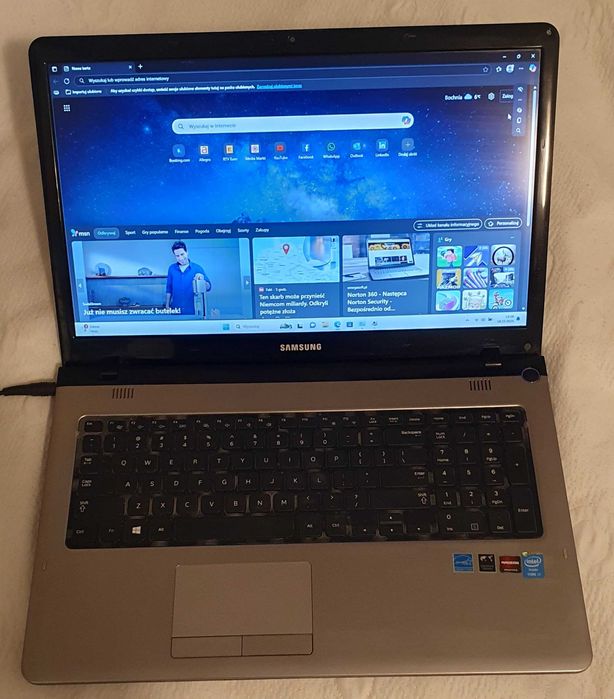 Samsung 17,3" i7 NP350E7C ,GR, 2GB/8GB/NOWY-SSD 128GB + 1TB Win 11