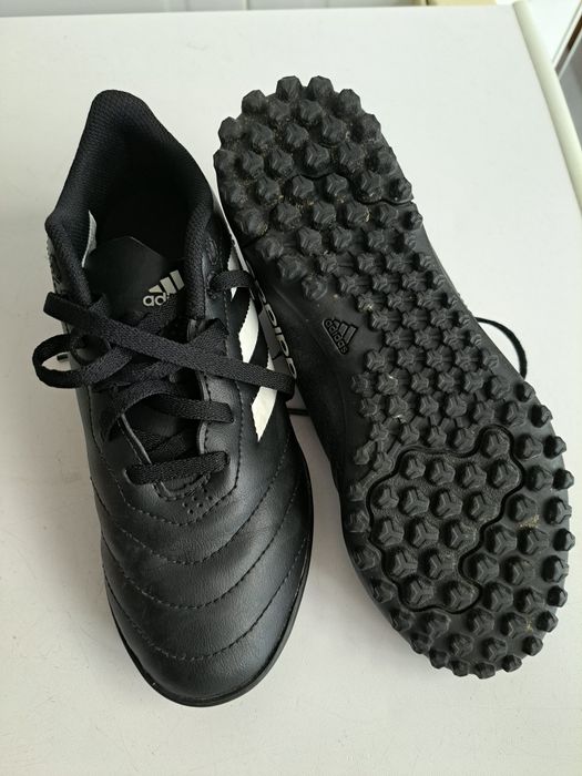 Chuteiras turfo/ sapatilhas Adidas N35