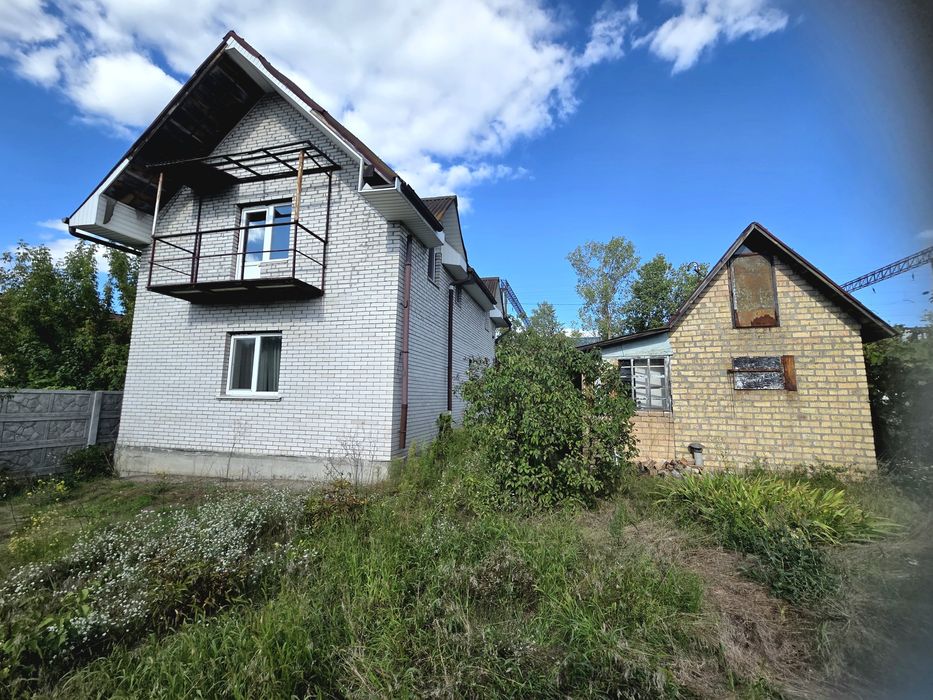 Продаж 2-поверхового цегляного будиноку м. Українка, вул. Приозерна