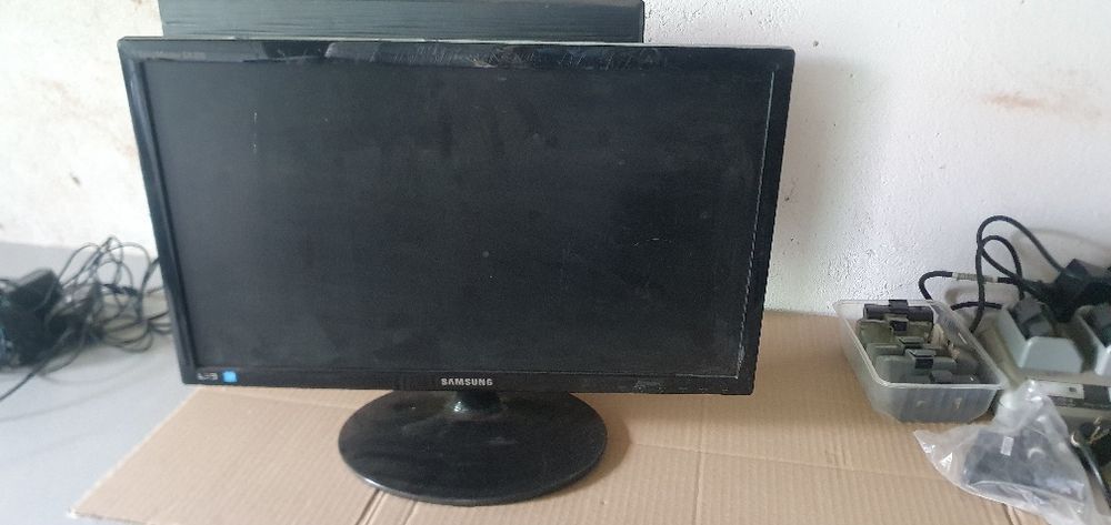 Monitor samsung SyngMaster SA300