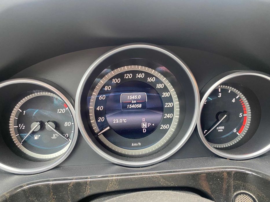 Karawan E klasa w 212 lift Bautex