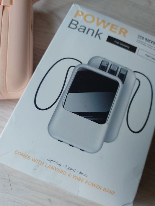 Компактний Power Bank.