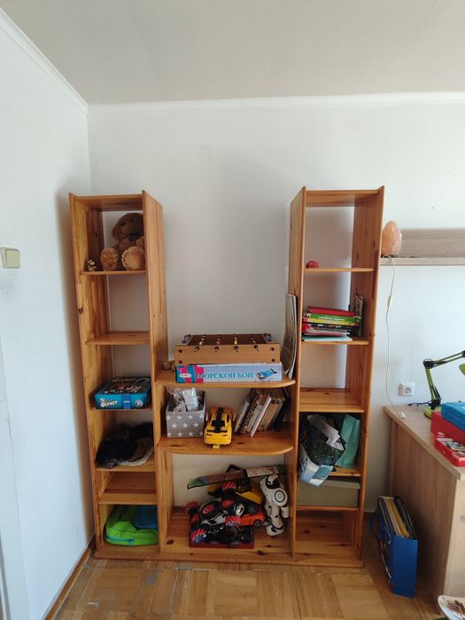 Деревянный стеллаж