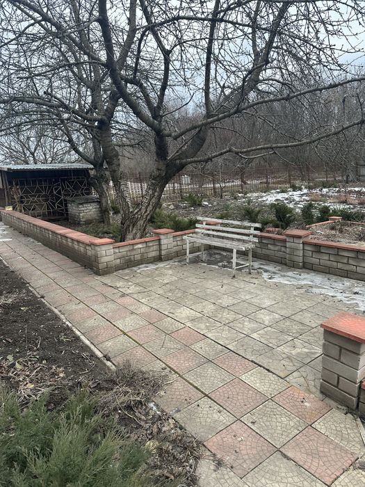 Продам двоповерховий житловий будинок у м. Лозова