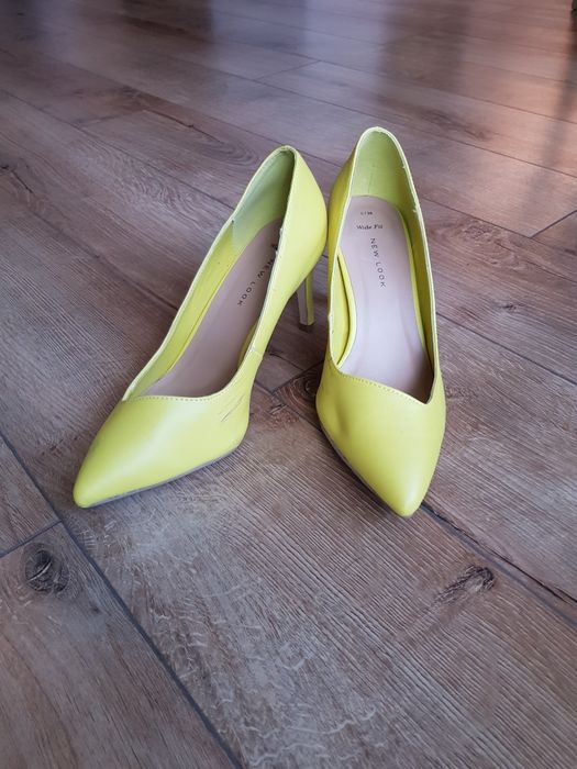 Limonkowe szpilki firmy New Look rozm.38