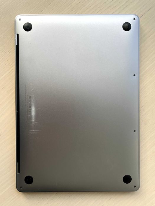 MacBook Pro 13" (2017) — i5 2,3 GHz | 8 GB RAM | 250 GB