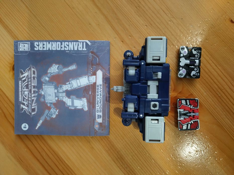 Трансформеры Hasbro Soundvawe, Ravage и Laserbeak (Generations)