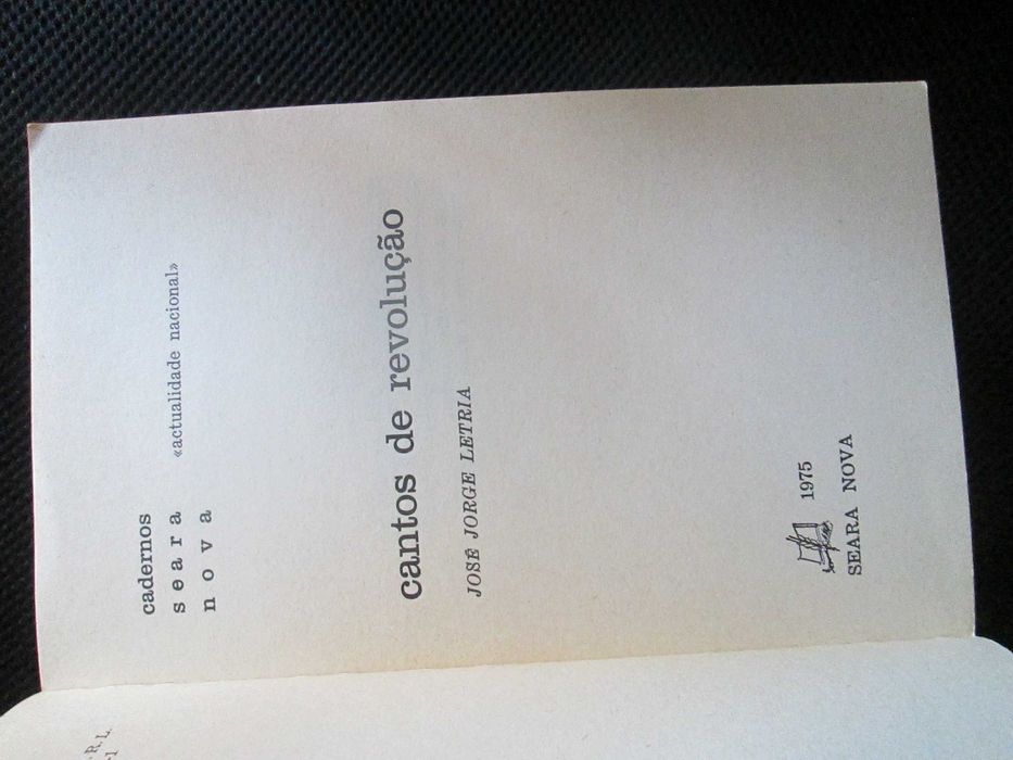 Cantos da Revolução, de José Jorge Letria