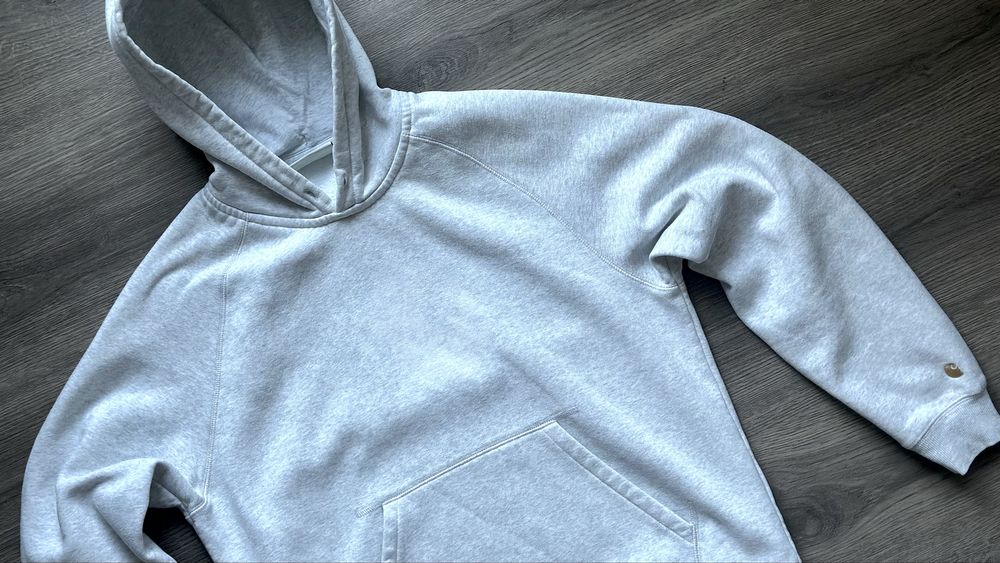 худі Carhartt.