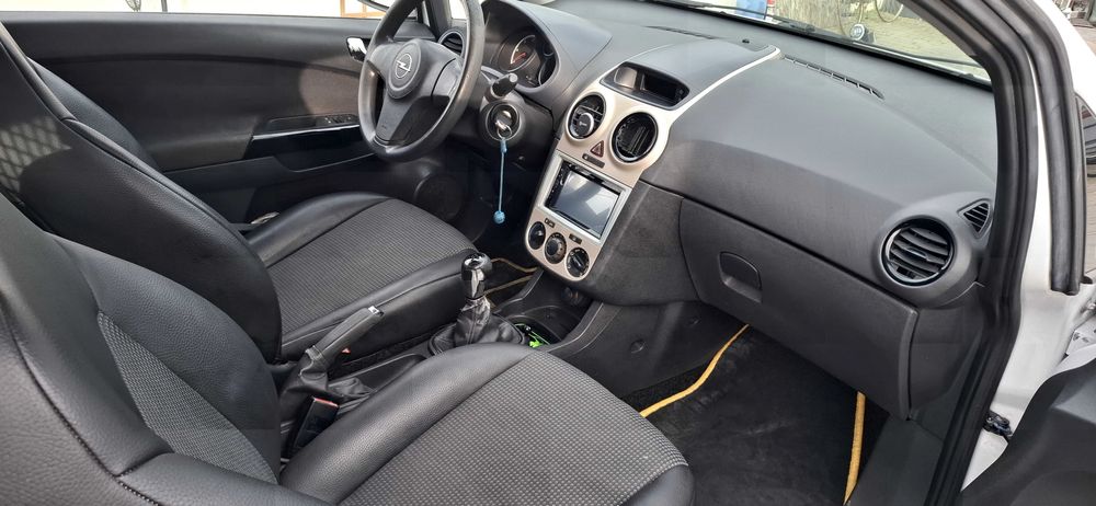 Opel corsa Van 1.3 cdti