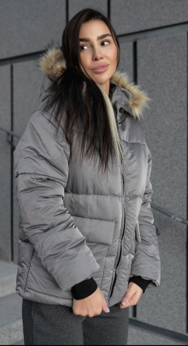 Зимова жіноча курточка staff