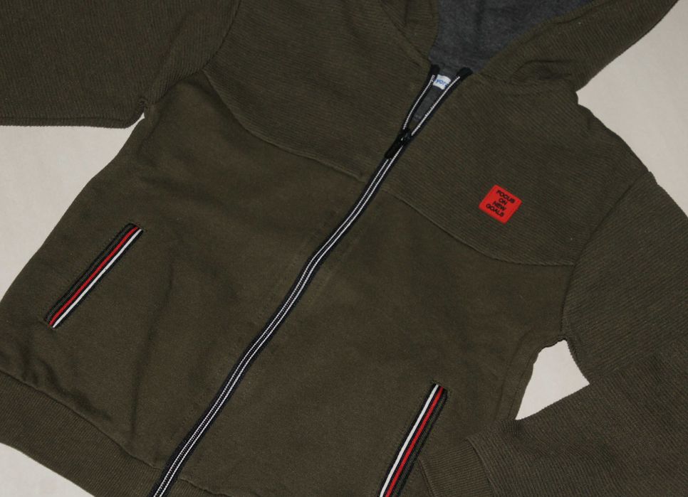 MAYORAL  komplet
Rozpinana bluza i dwie pary spodni dresowych