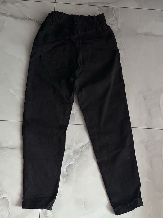 Sprzedam damskie spodnie jeansowe czarne marki Bershka ( rozmiar XS )