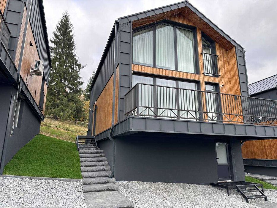 Продаються сучасні котеджі у комплексі у с. Поляниця.