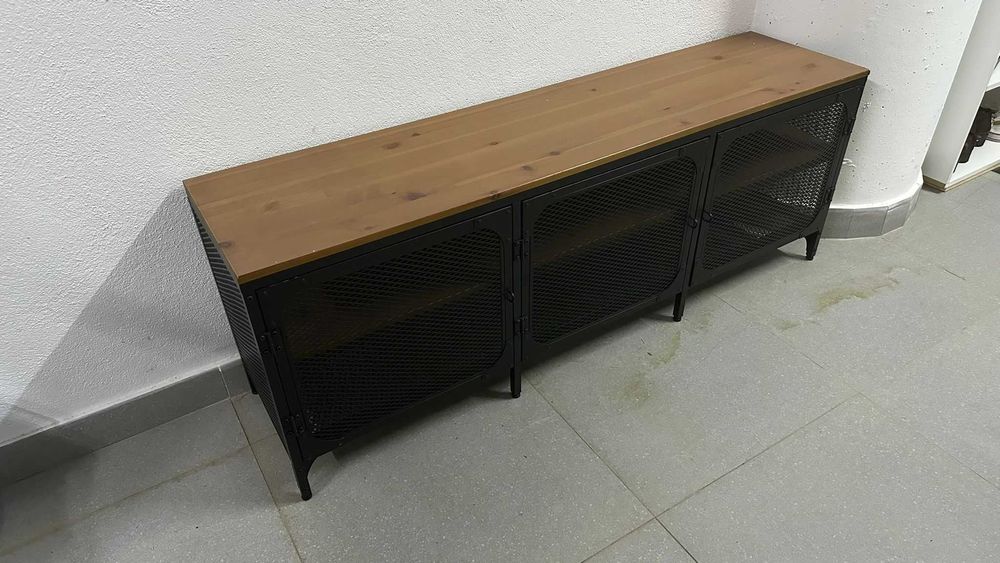 Móvel TV e Mesa de centro Ikea FJÄLLBO