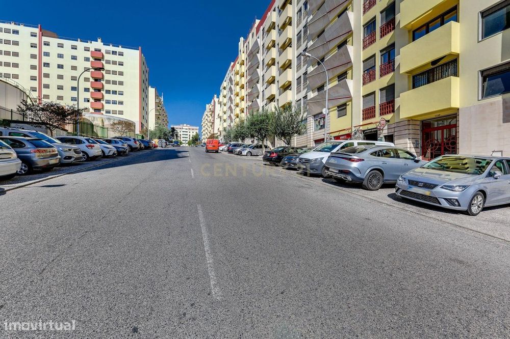 Apartamento T3 em Odivelas com garagem - Conforto e Localização Centra