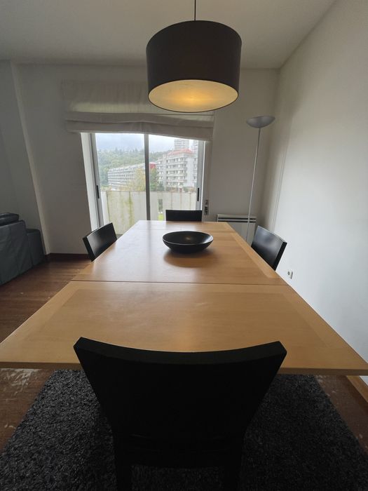 Mesa estensivel e Cadeiras