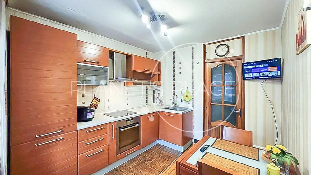 Продаж 2к. квартири, вул. Золотоустівська 4, м. Вокзальна.