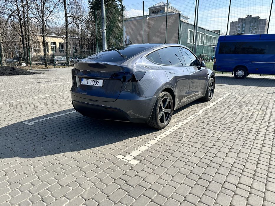 Продам Tesla MY 2023