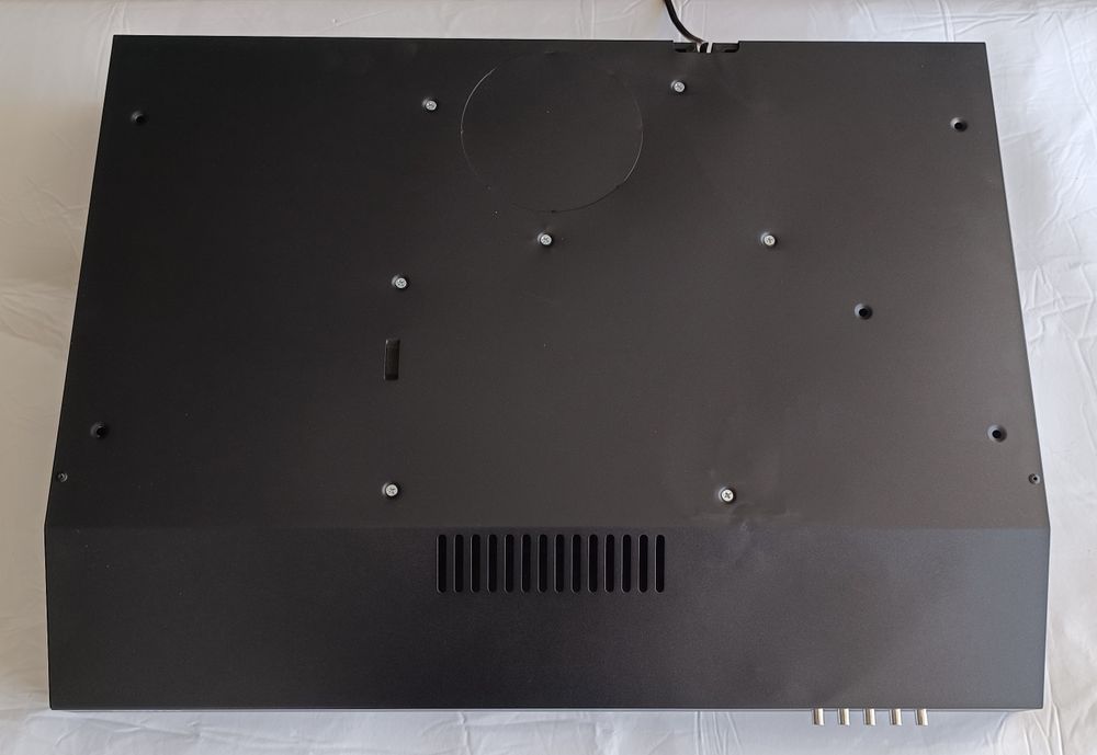 Exaustor Ciarra 60cm Classe A
- Design moderno em preto.
- Filtros metálicos laváveis.
- Il