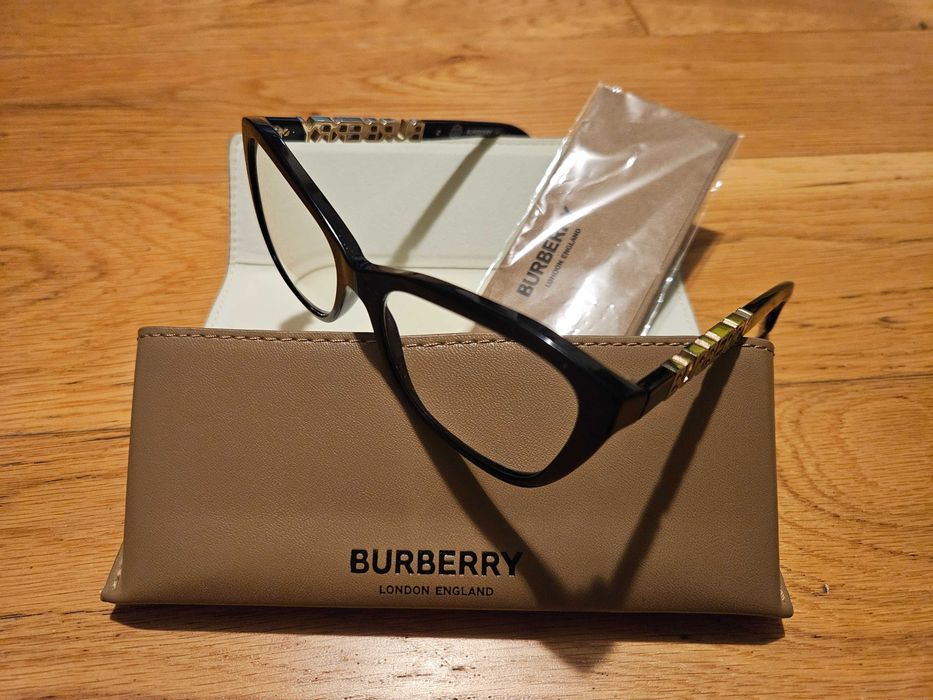 Używane oprawki okularów Burberry, model B2392, kolor 3001, 54[]16 140