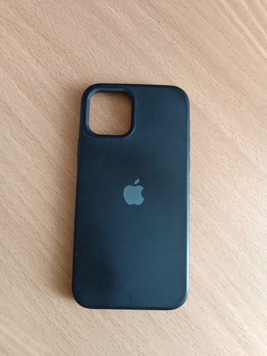 Чехол на айфон 12