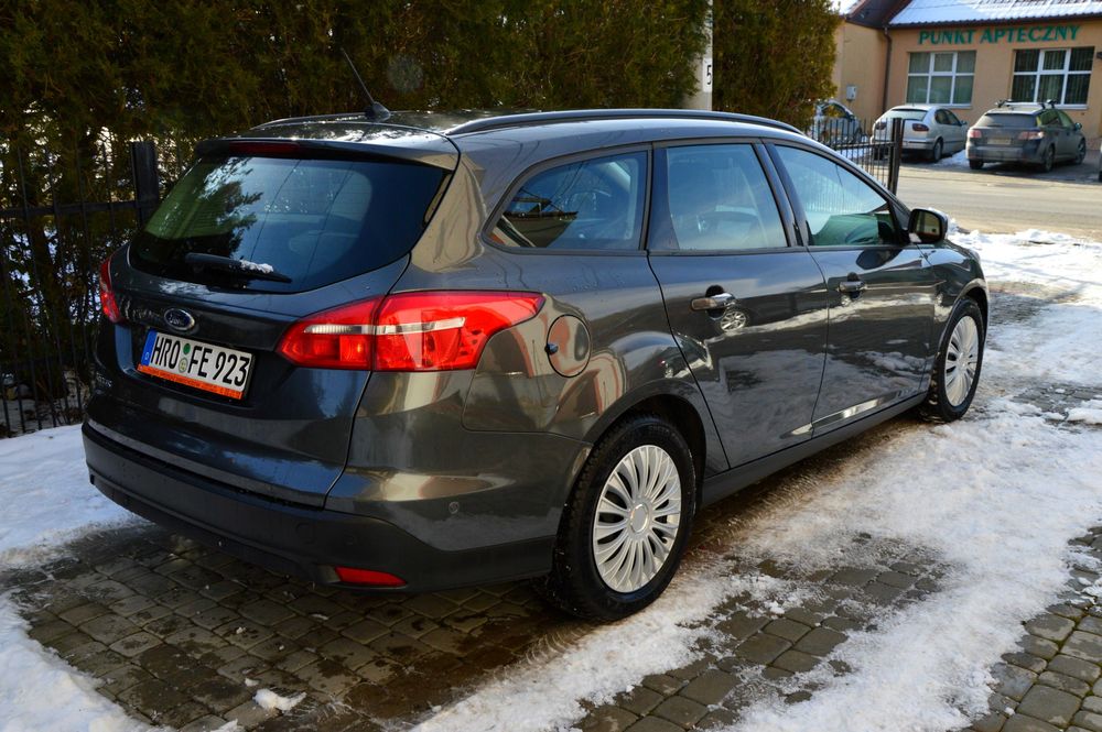 Piękny Focus Z Niemiec Klima Grzane