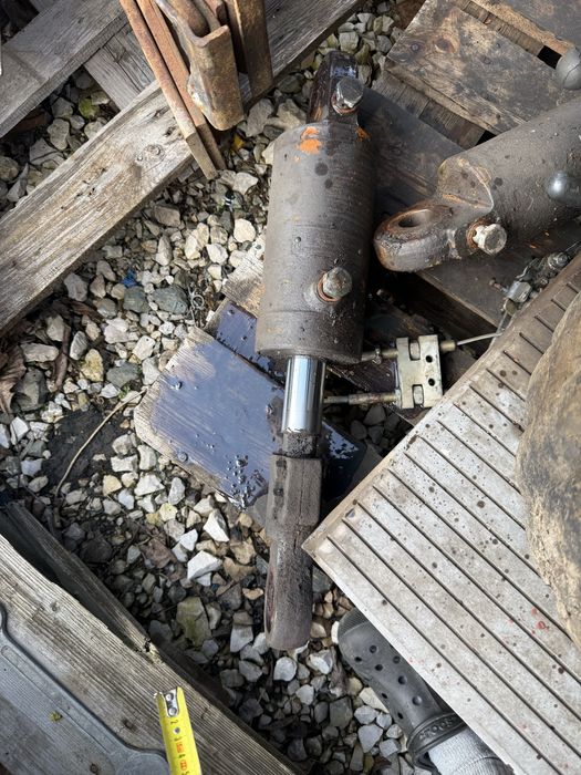 Siłownik / siłowniki hydrauliczne i pneumatyczne różne