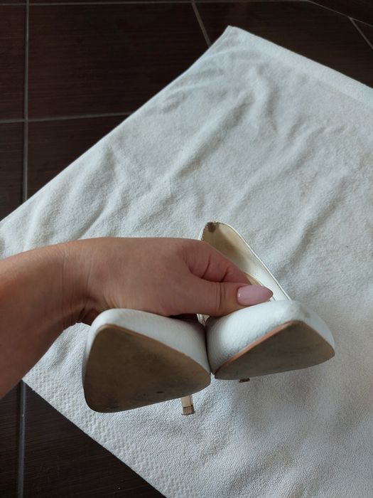 Czółenka białe 38 szpilki ślub wesele komunia sandały szpic piękne but