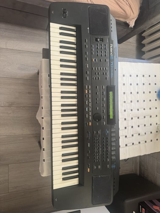Keyboard Roland E-70